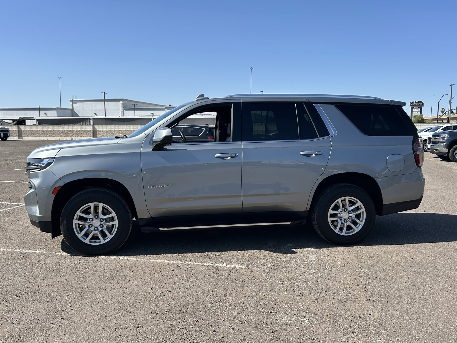Used 2023 Chevrolet Tahoe LT image 2