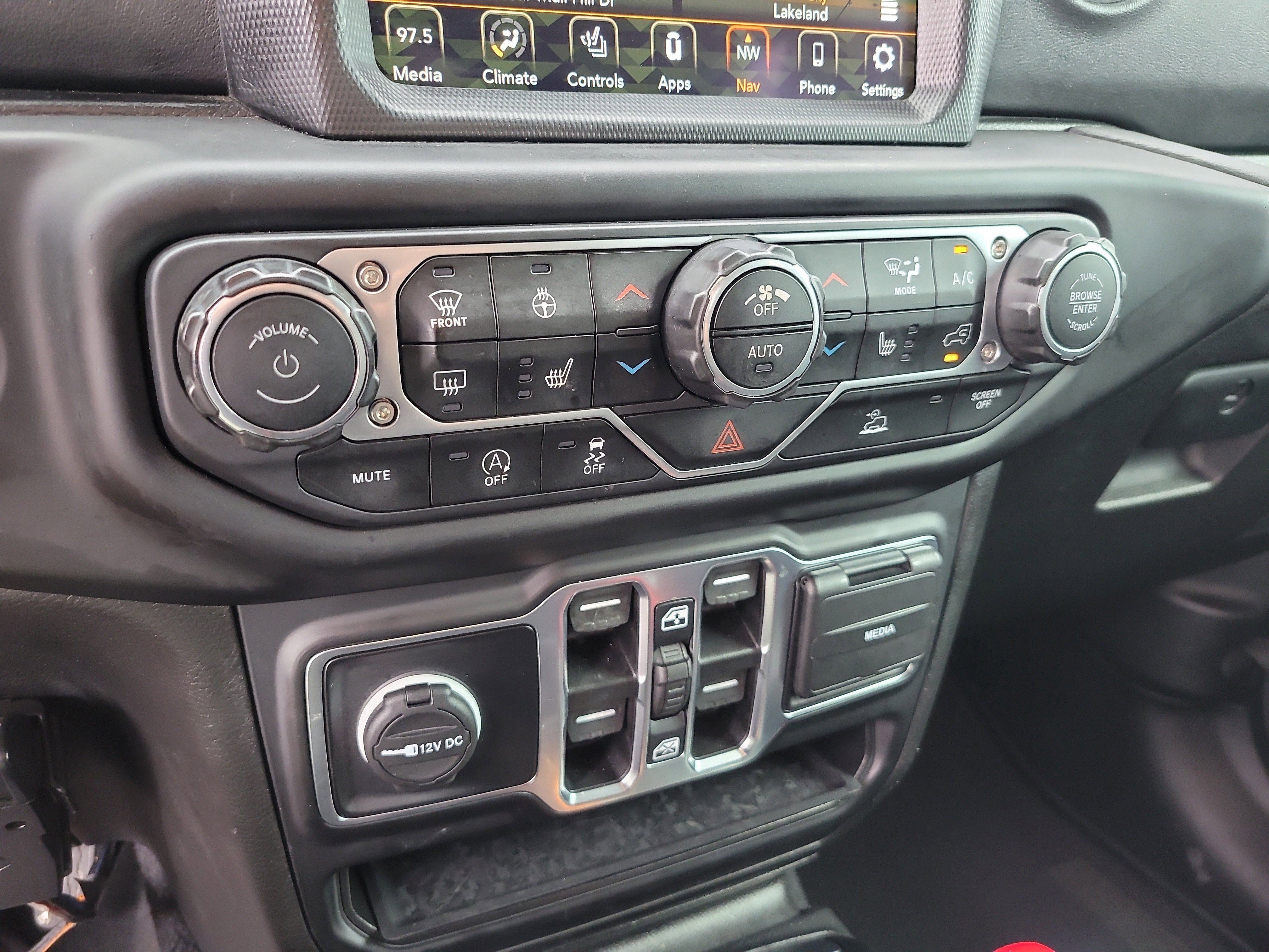 Used 2022 Jeep Gladiator Overland w/ Popular Equipment Package AWD/4WD image 24