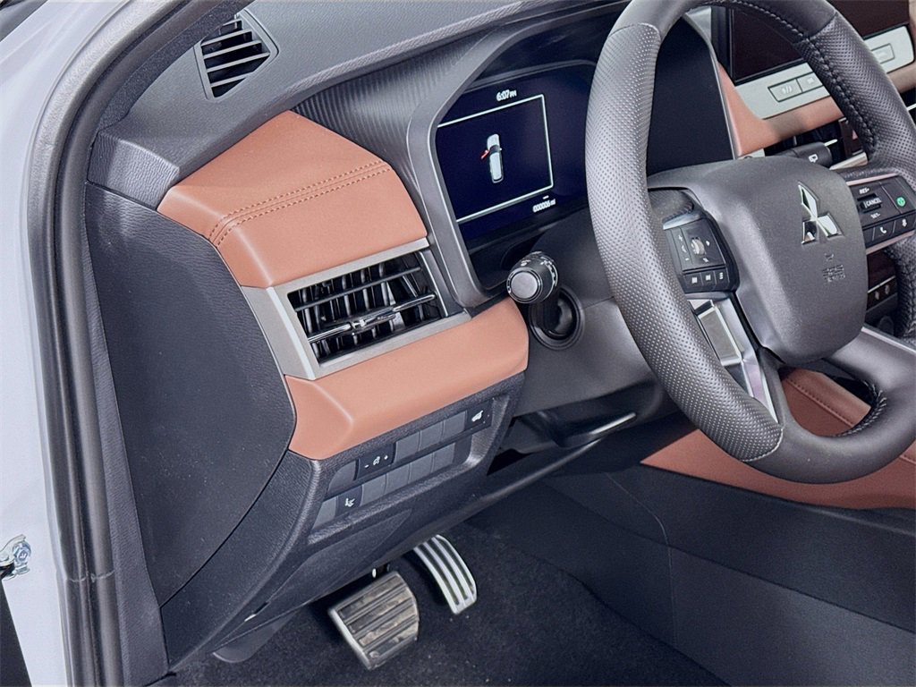 New 2025 Mitsubishi Outlander SEL image 10
