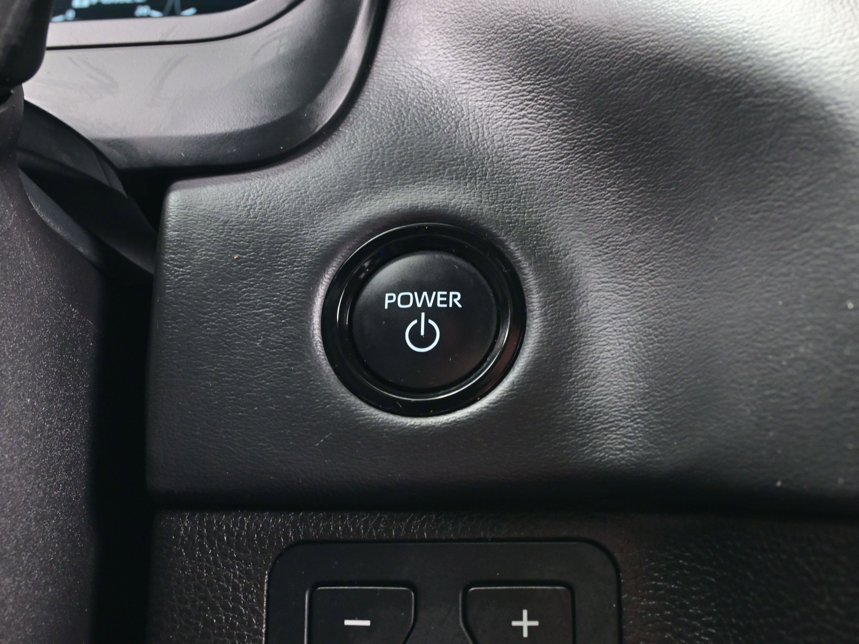 Used 2025 Toyota Sequoia Platinum image 25