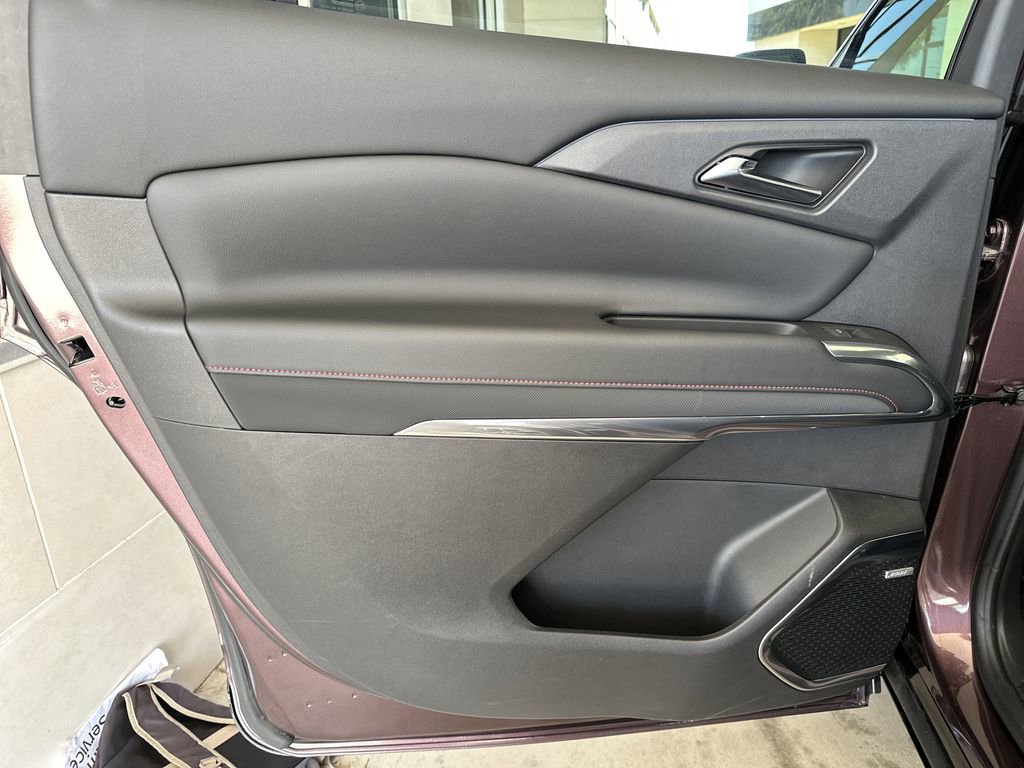 Certified 2024 Chevrolet Traverse RS image 30