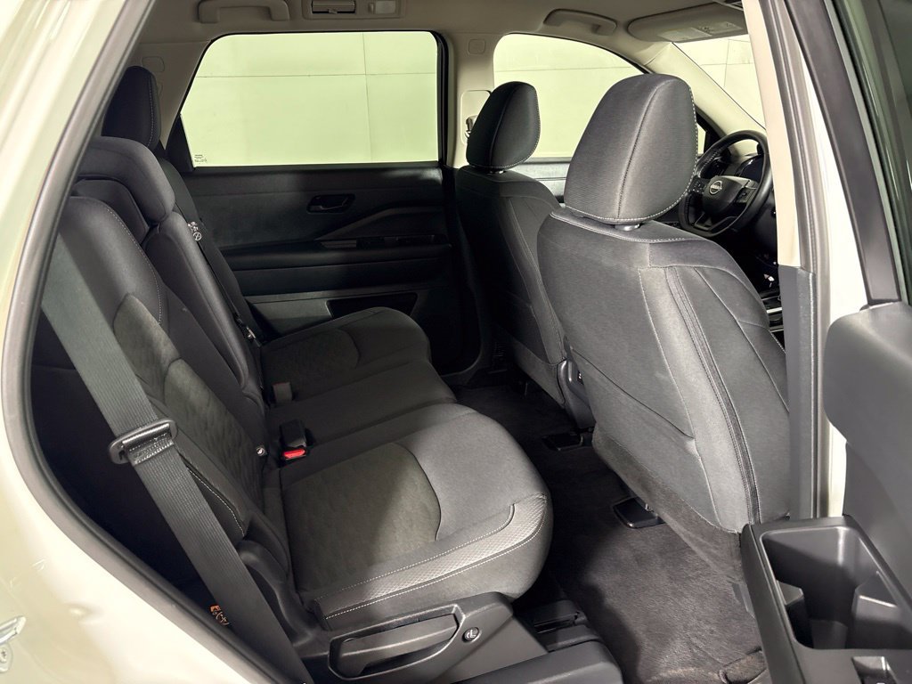 Certified 2026 Nissan Pathfinder SV FWD image 20