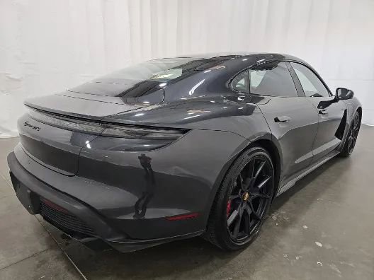 Used 2022 Porsche Taycan GTS image 4