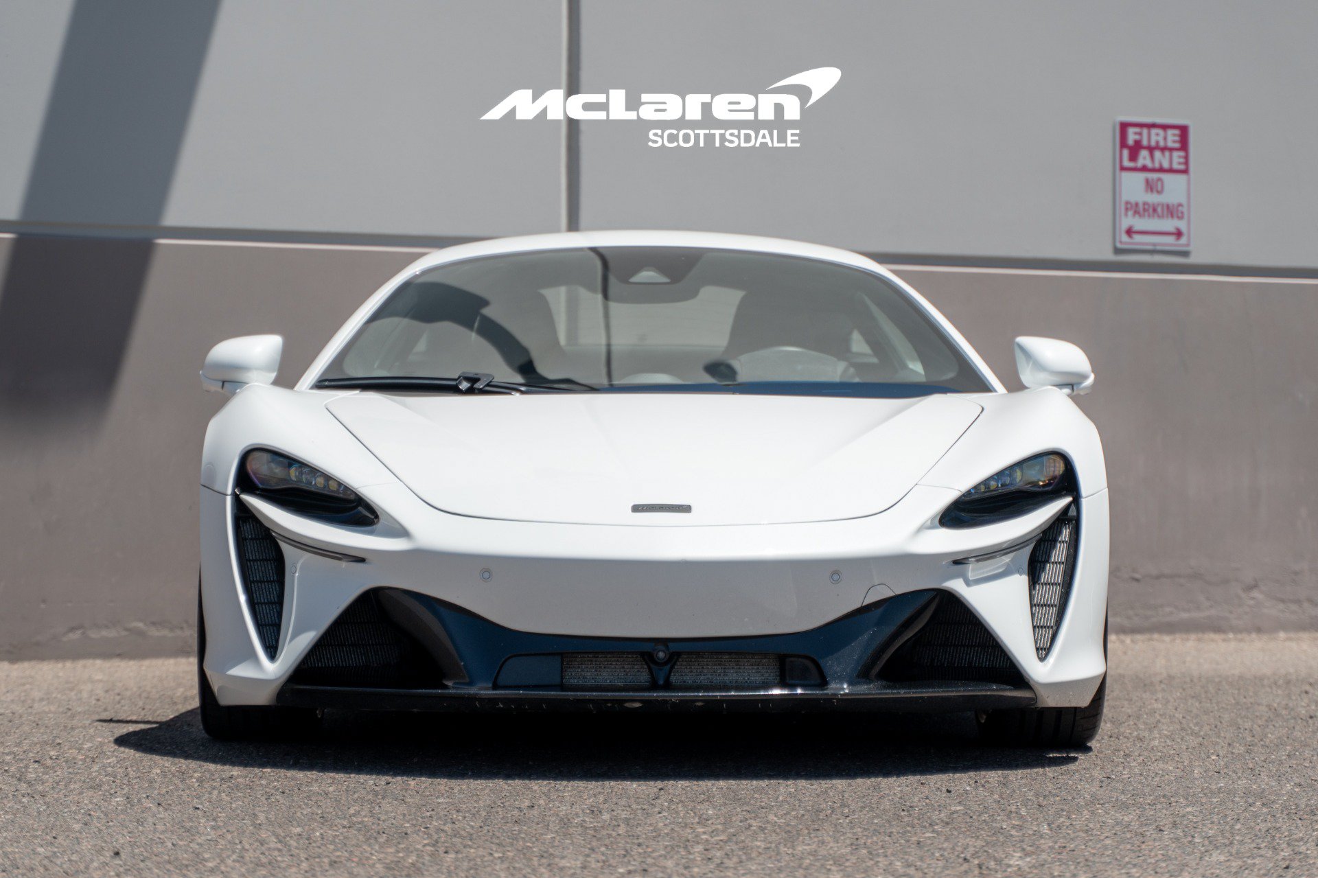 Used 2026 McLaren Artura RWD image 11