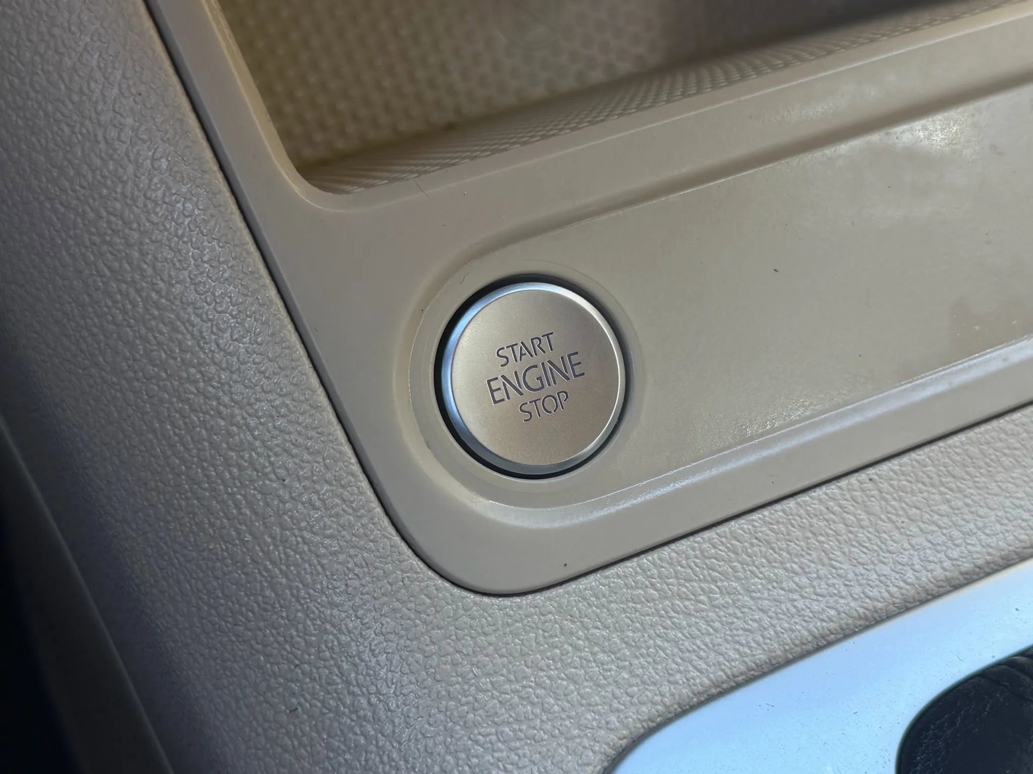 Used 2016 Volkswagen Tiguan S image 27