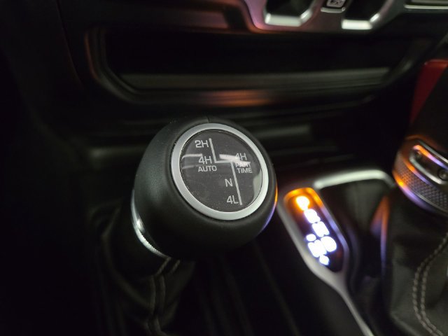 Used 2019 Jeep Wrangler Unlimited Sahara w/ Quick Order Package 24M Moab AWD/4WD image 25