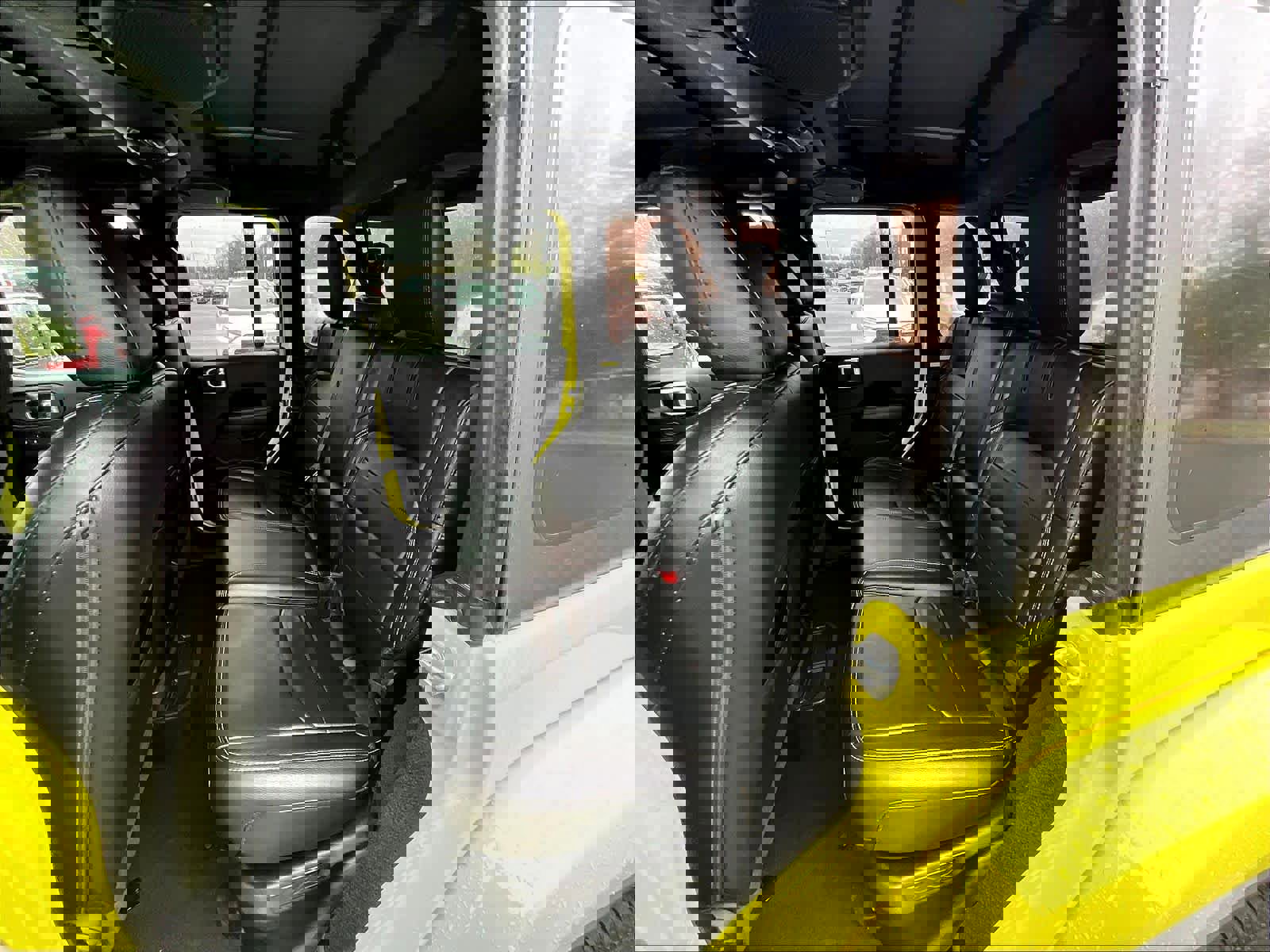 Used 2022 Jeep Wrangler Unlimited Sahara image 15