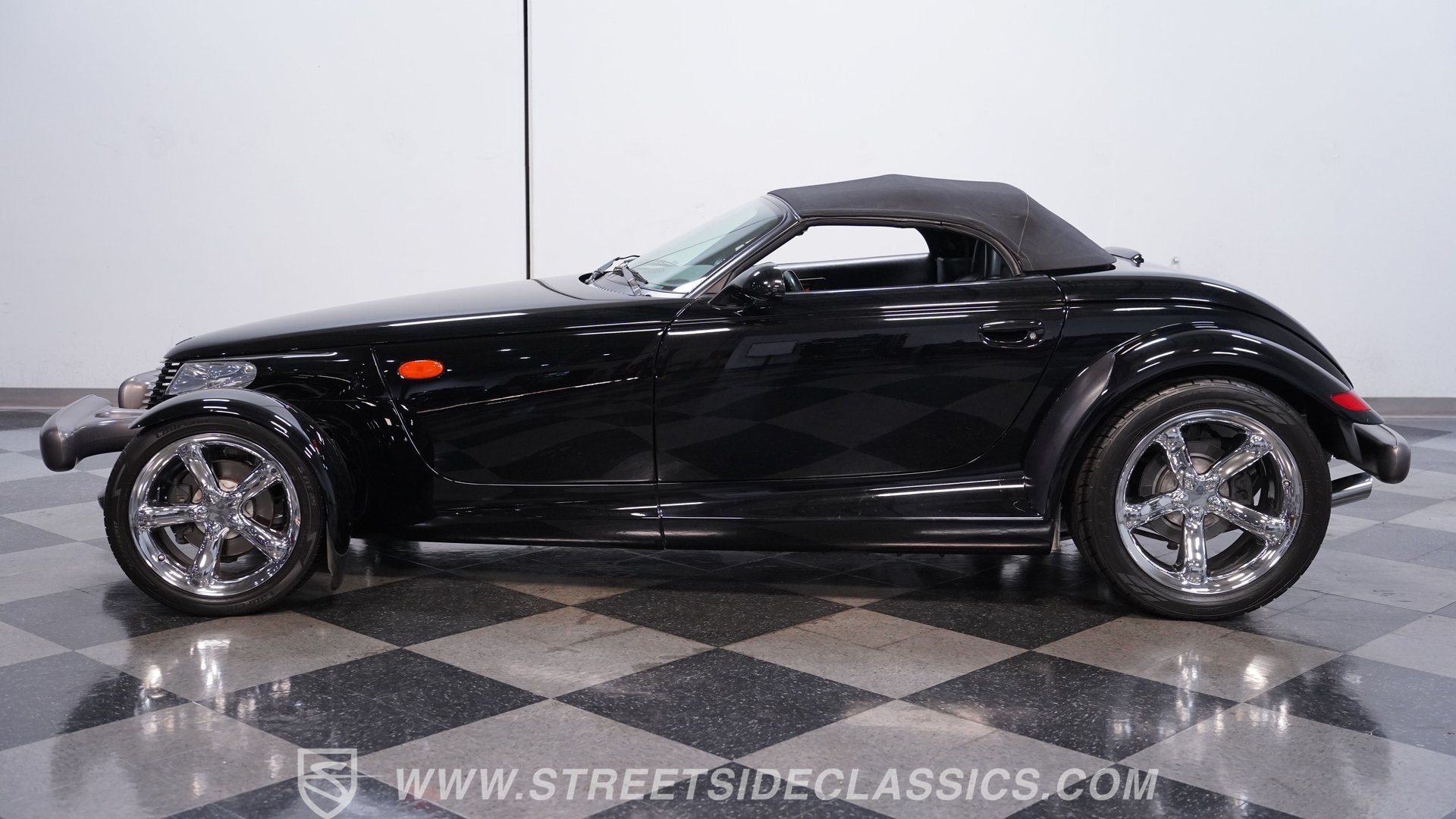Used 1999 Plymouth Prowler RWD image 2