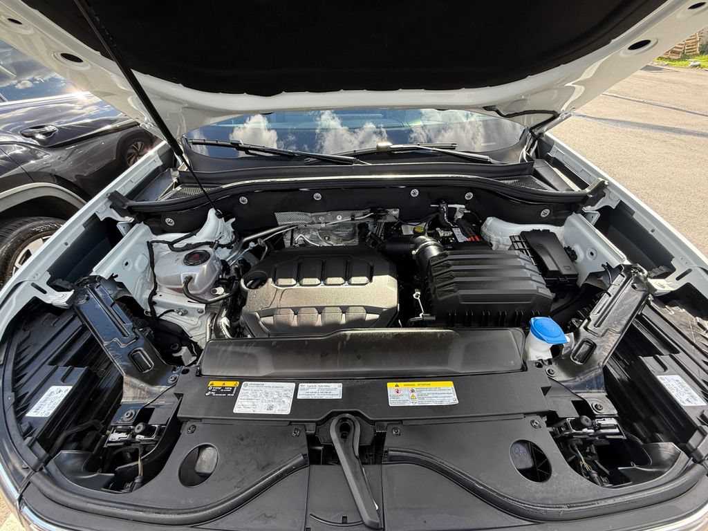 Used 2025 Volkswagen Atlas SEL AWD/4WD image 26