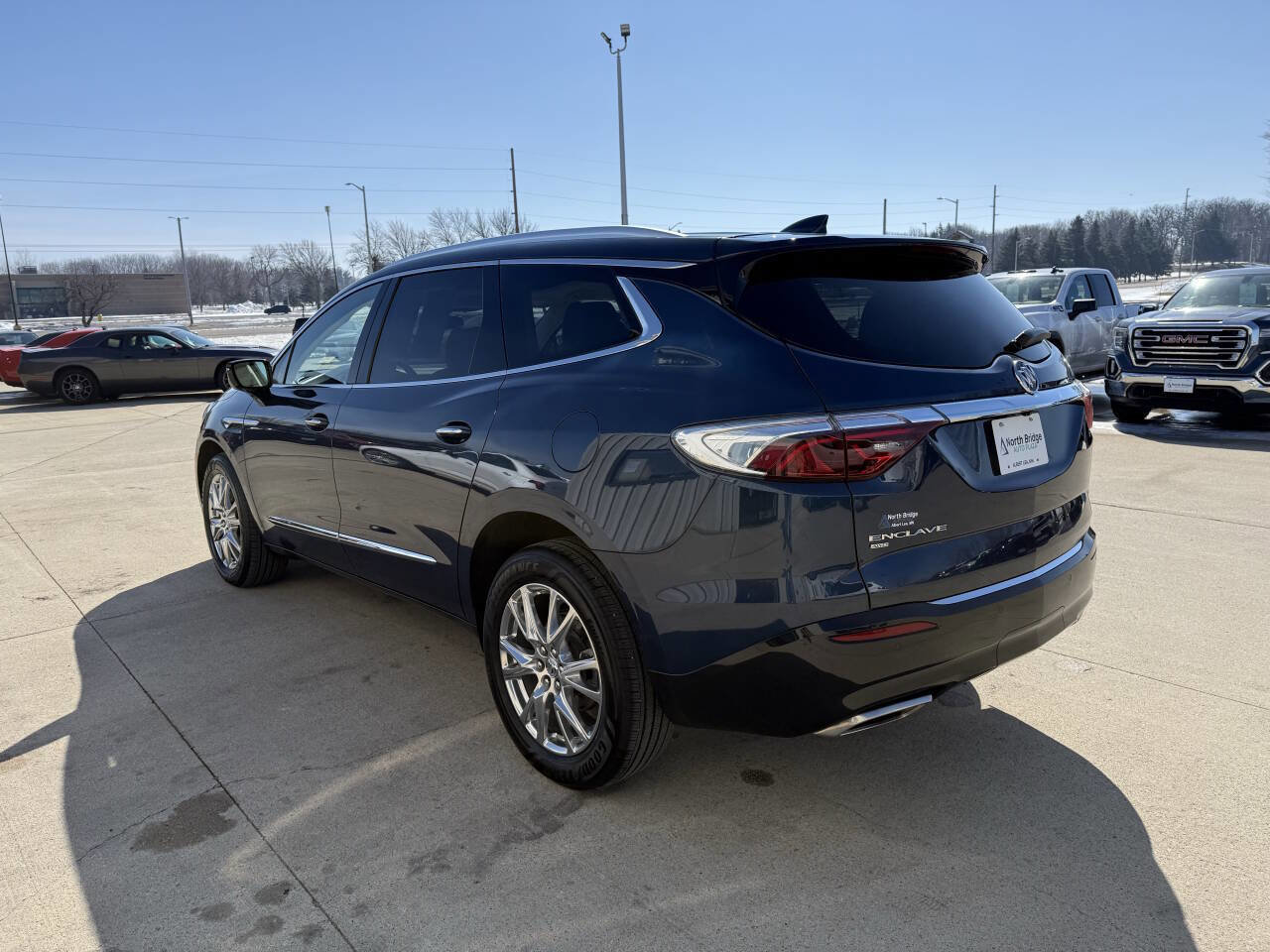 Used 2023 Buick Enclave Essence w/ Experience Buick Package AWD/4WD image 3