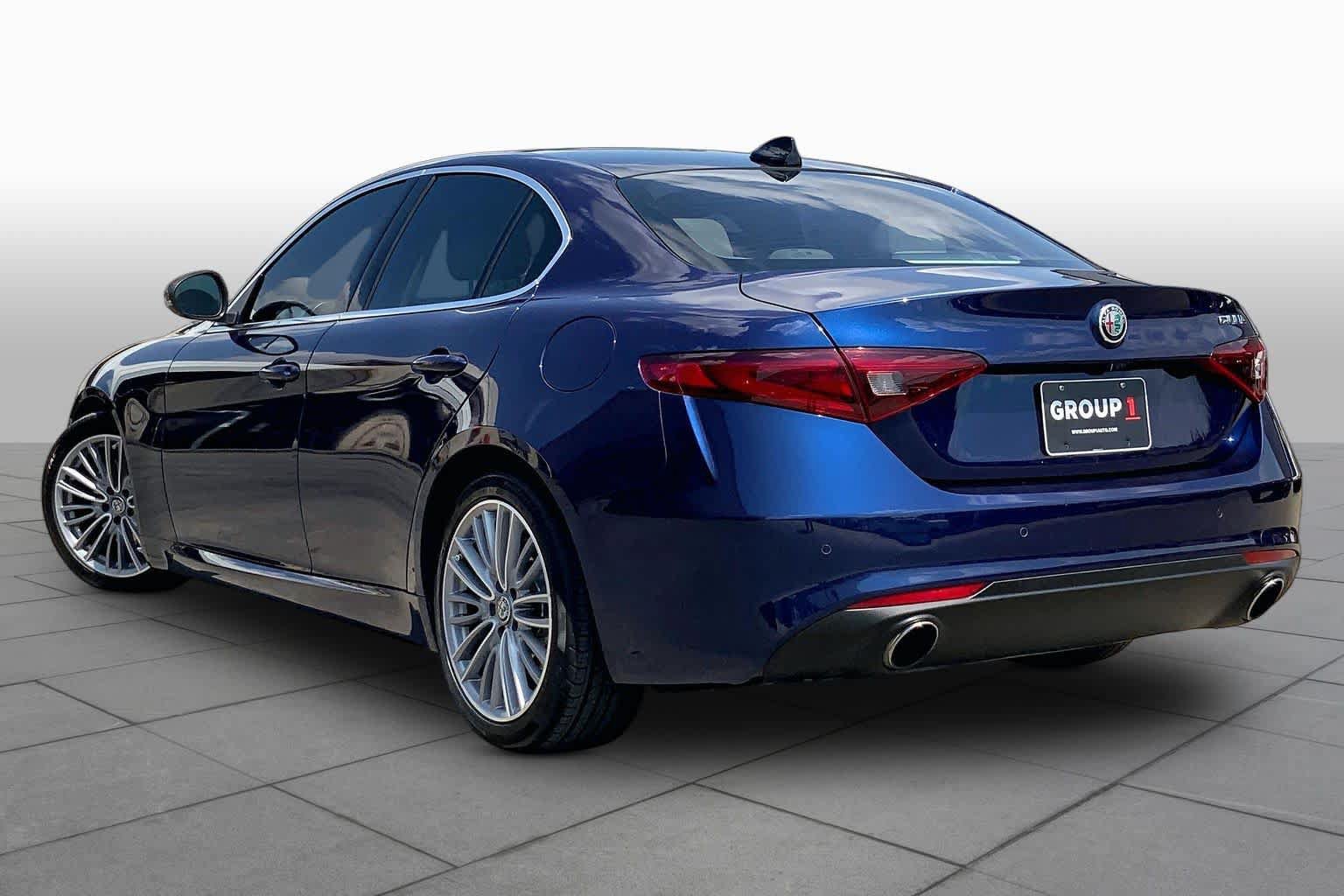 Used 2018 Alfa Romeo Giulia Ti w/ Quick Order Package 22Z Lusso RWD image 12
