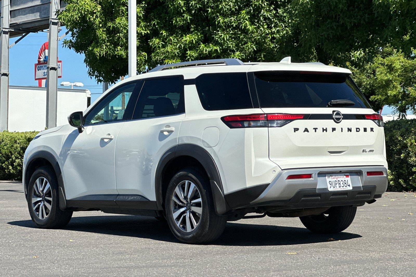Used 2022 Nissan Pathfinder SL AWD/4WD image 5