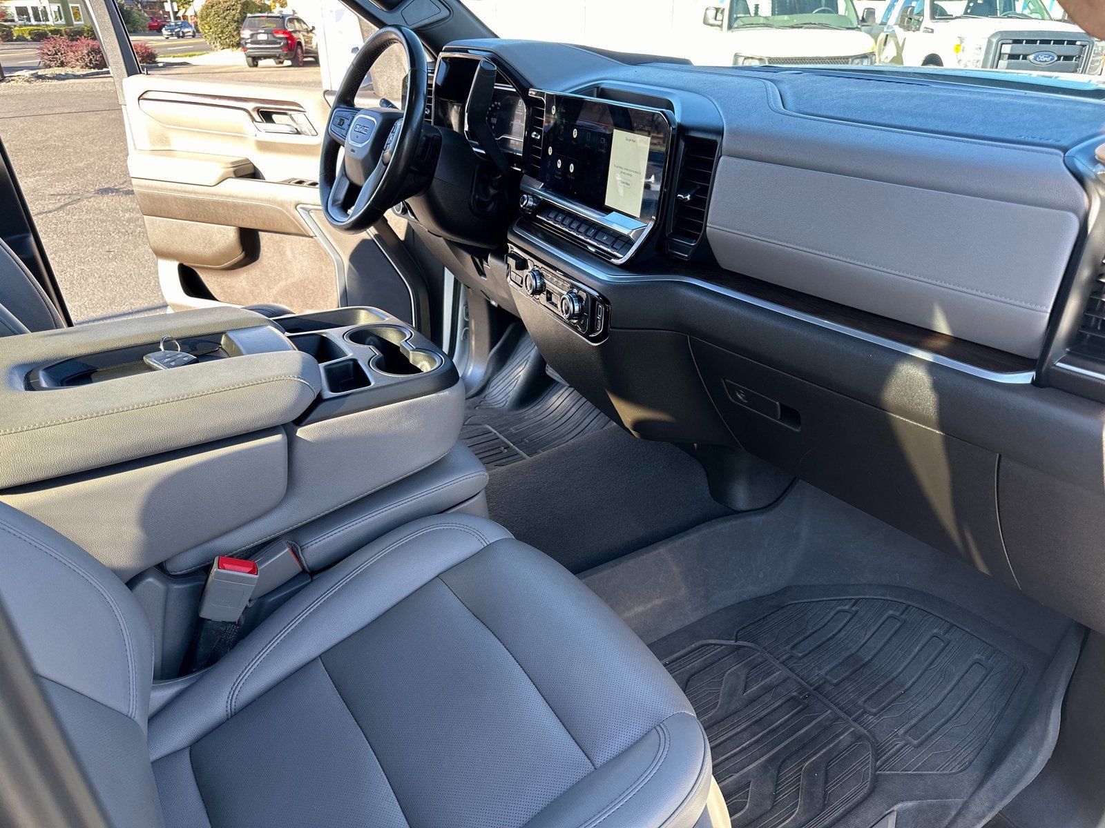 Used 2022 GMC Sierra 1500 SLT image 34