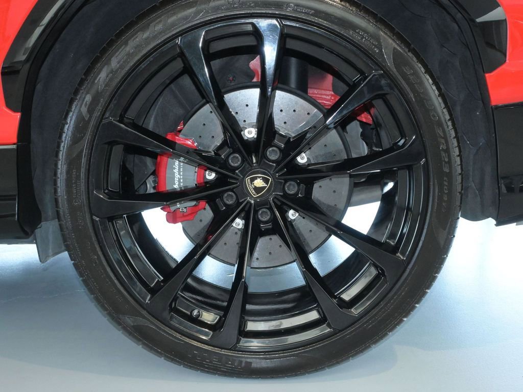 Used 2020 Lamborghini Urus image 19