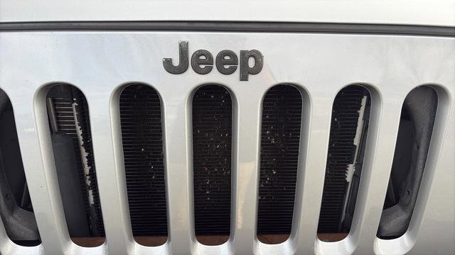 Used 2013 Jeep Wrangler Unlimited Sport image 9