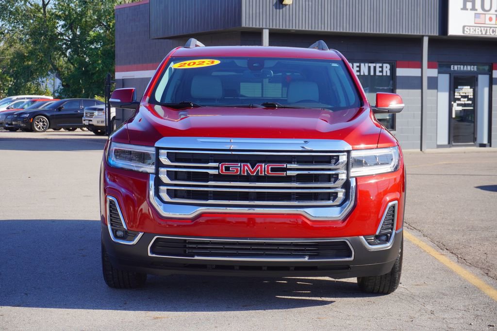 Used 2023 GMC Acadia SLT image 2