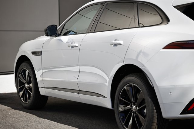 New 2026 Jaguar F-PACE R-Dynamic S image 8