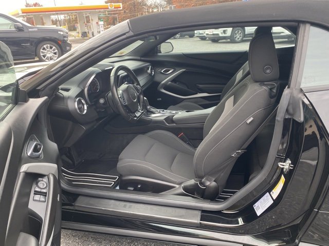 Used 2021 Chevrolet Camaro LT w/ RS Package image 16