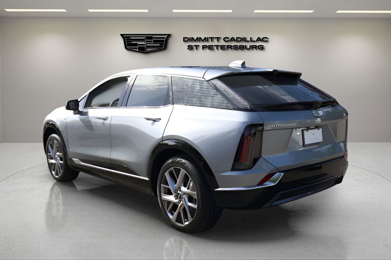 New 2026 Cadillac Optiq Luxury 2 RWD image 3