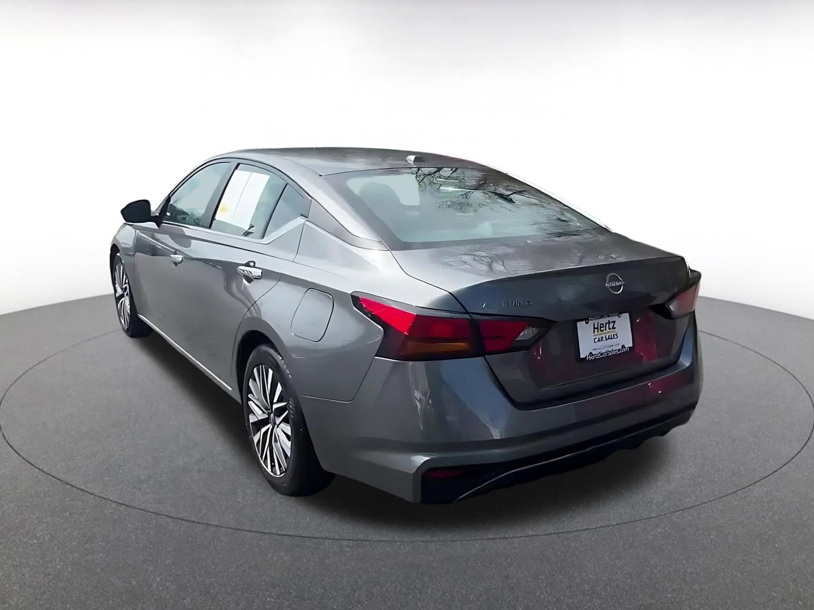 Used 2025 Nissan Altima 2.5 SV image 11