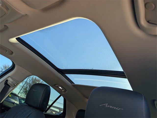 Used 2022 Buick Envision Avenir w/ Technology Package II image 23