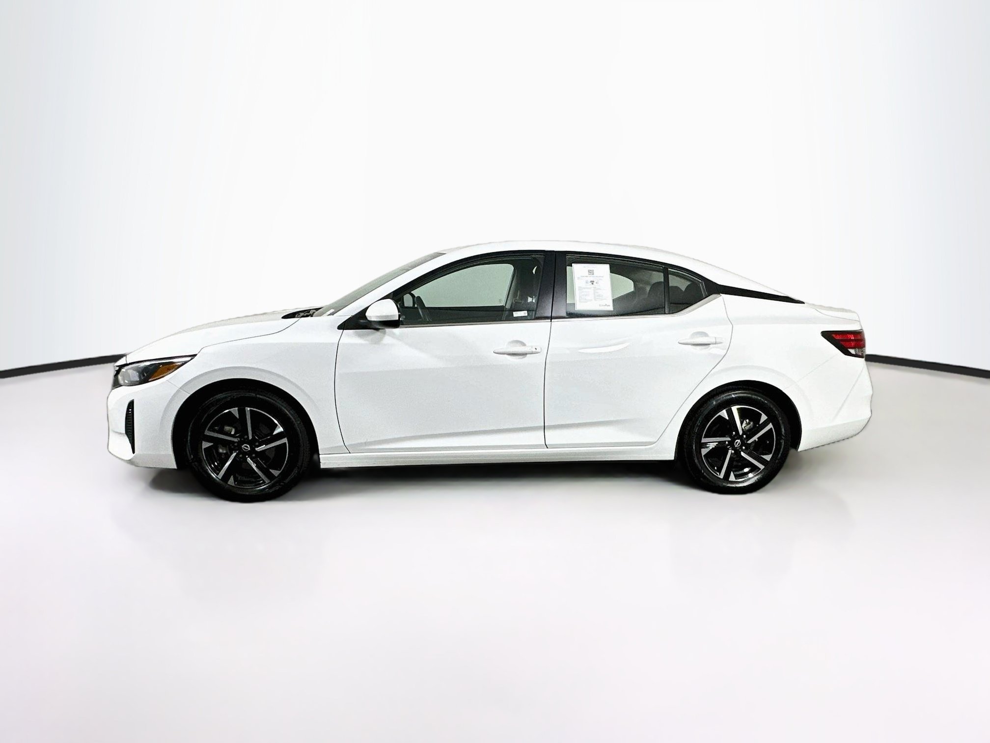 Used 2025 Nissan Sentra SV FWD image 4