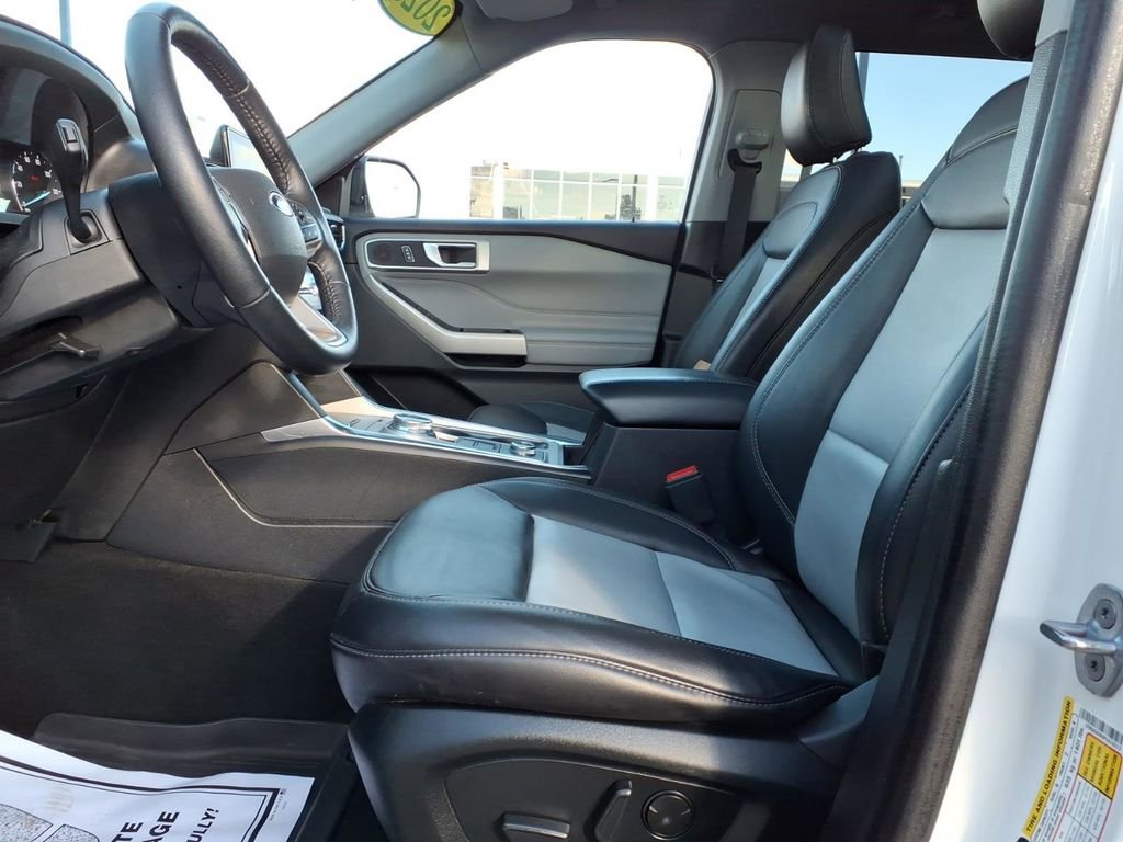 Certified 2023 Ford Explorer XLT w/ Equipment Group 202A AWD/4WD image 16