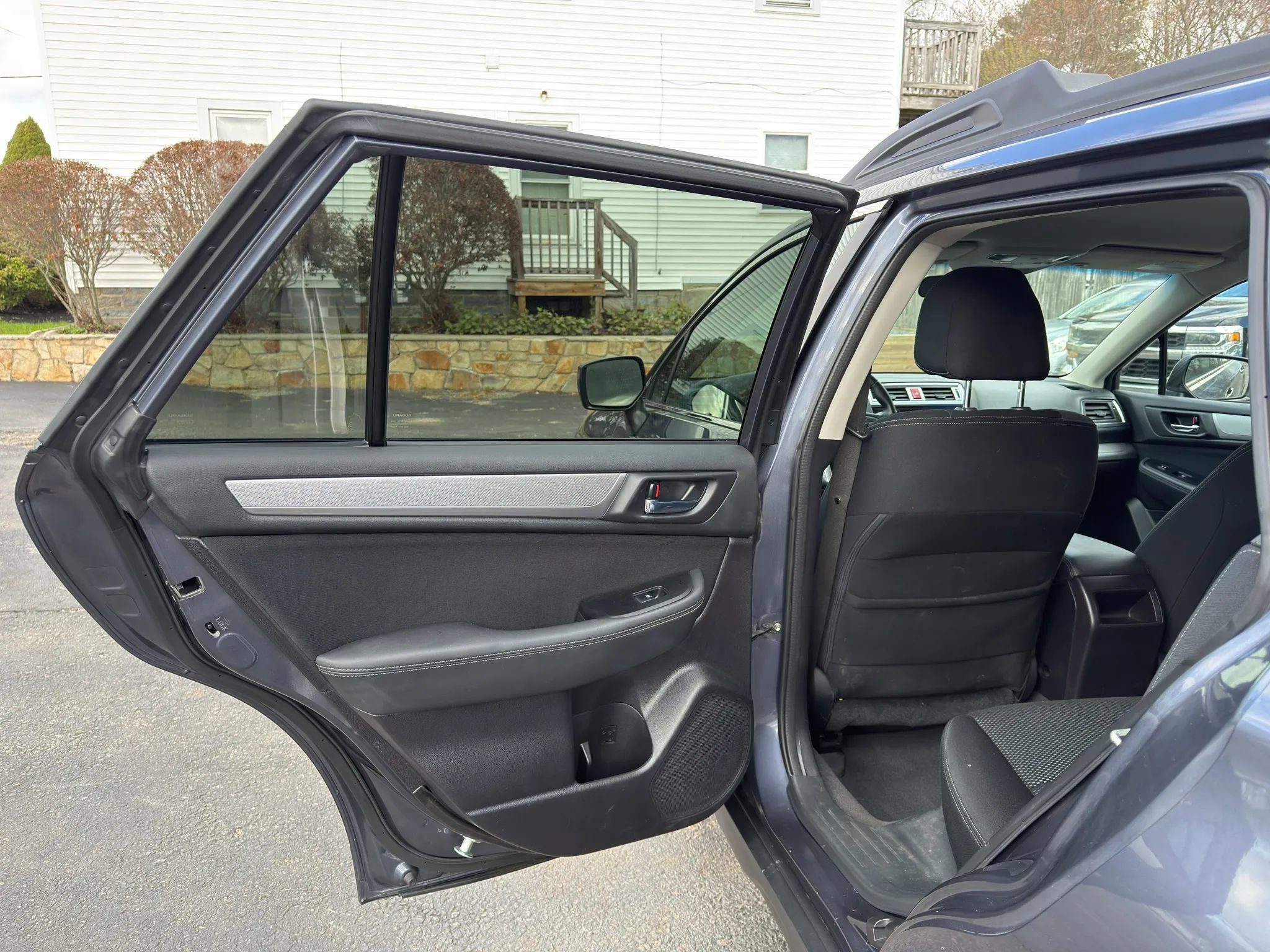 Used 2016 Subaru Outback 2.5i Premium image 16