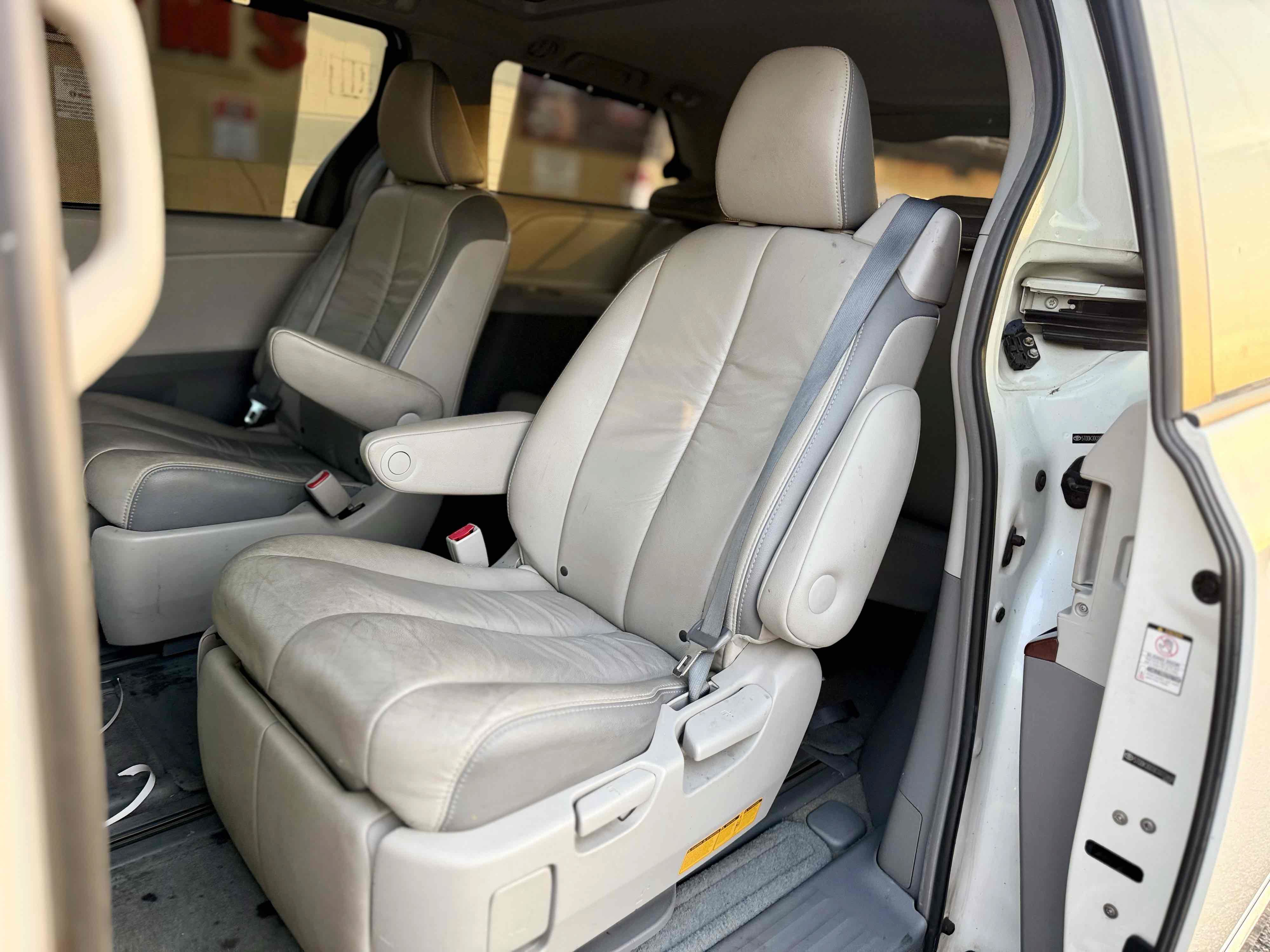 Used 2012 Toyota Sienna Limited w/ Premium Pkg AWD/4WD image 19