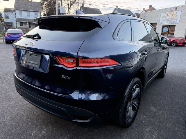 Used 2018 Jaguar F-PACE R-Sport image 5