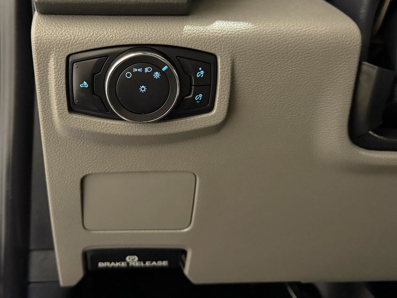 Used 2022 Ford F250 XL w/ Power Equipment Group AWD/4WD image 29