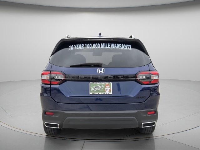 Used 2025 Honda Pilot Sport image 5