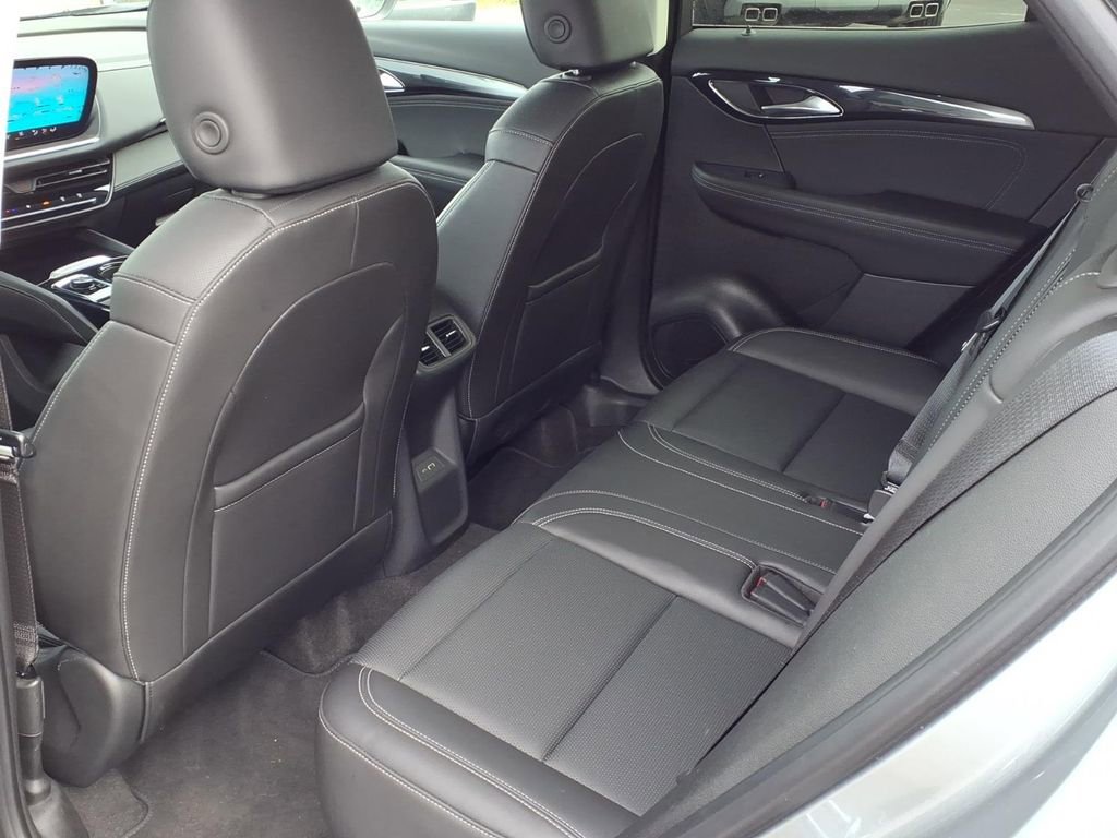 Certified 2025 Buick Envision Preferred image 30