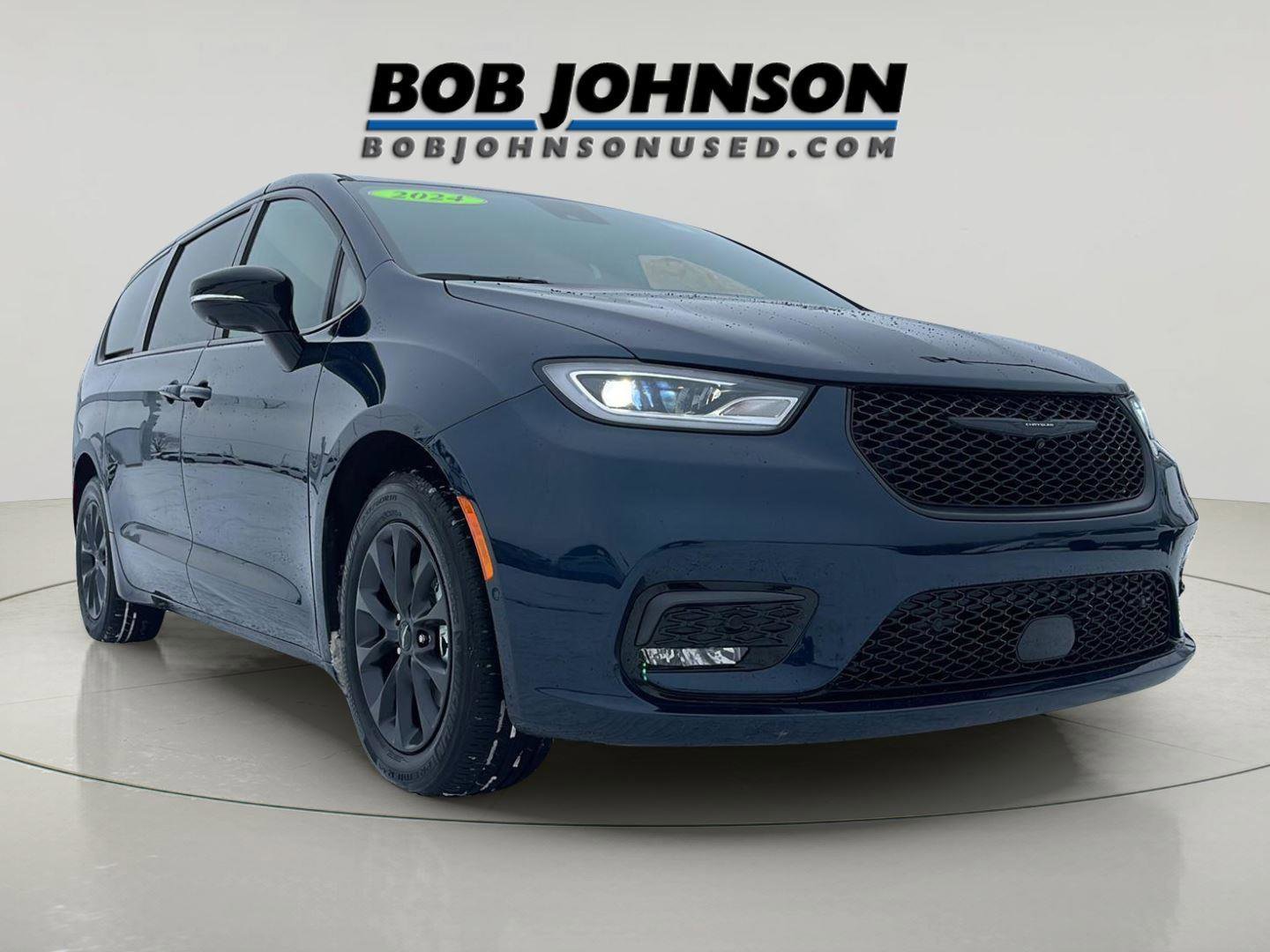 Used 2024 Chrysler Pacifica Limited