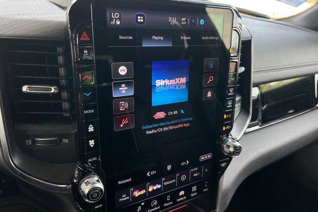 New 2026 RAM 1500 Laramie AWD/4WD image 17