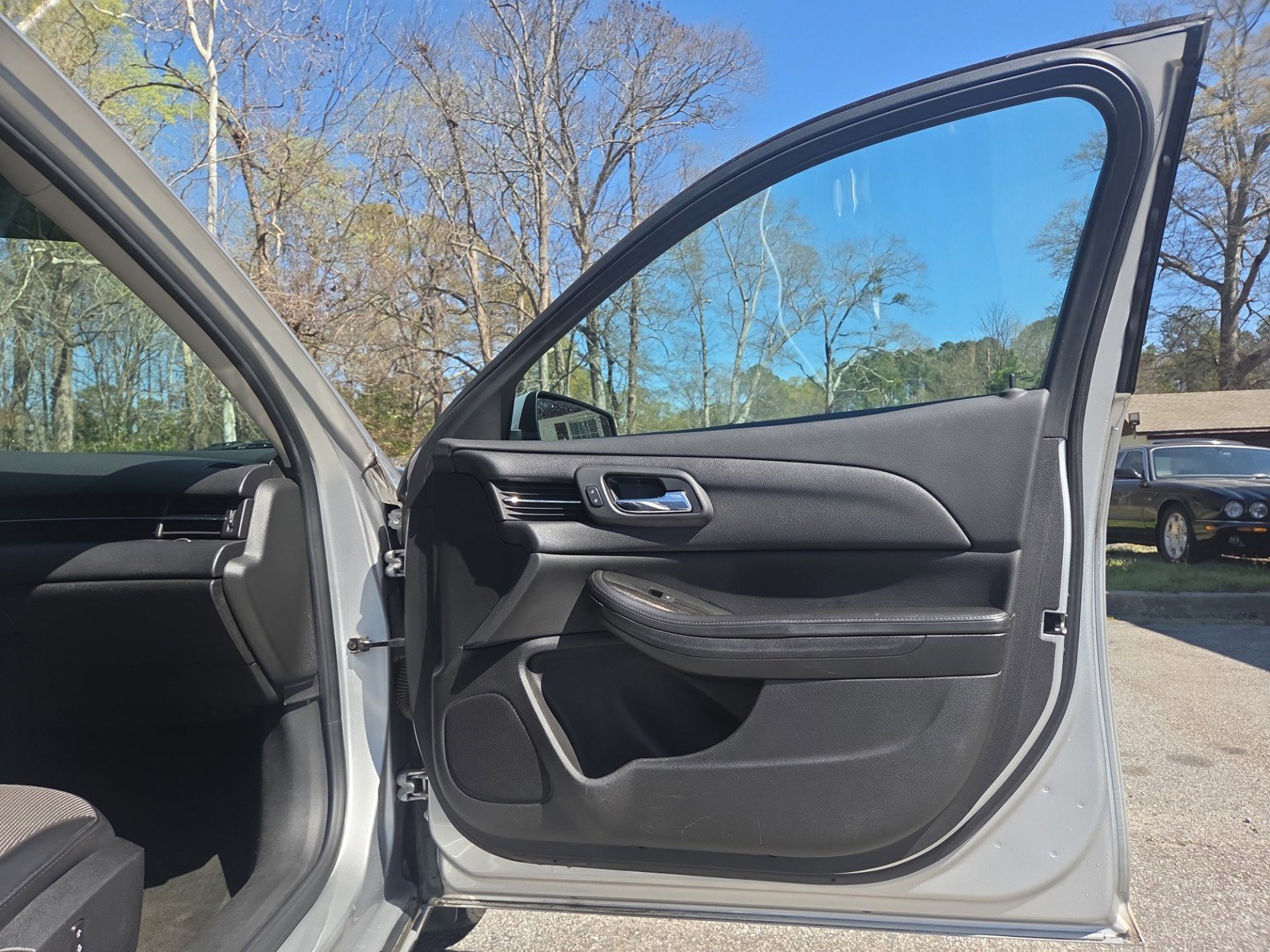 Used 2016 Chevrolet Malibu LT w/ Power Convenience Package image 16