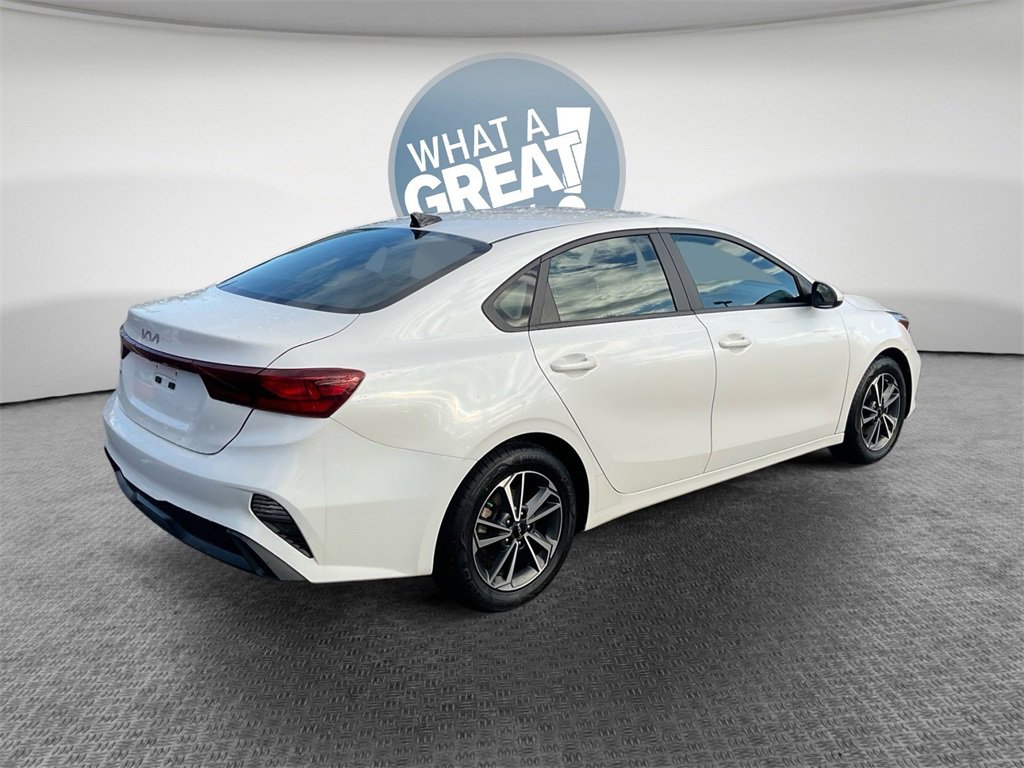 Used 2023 Kia Forte LXS image 3