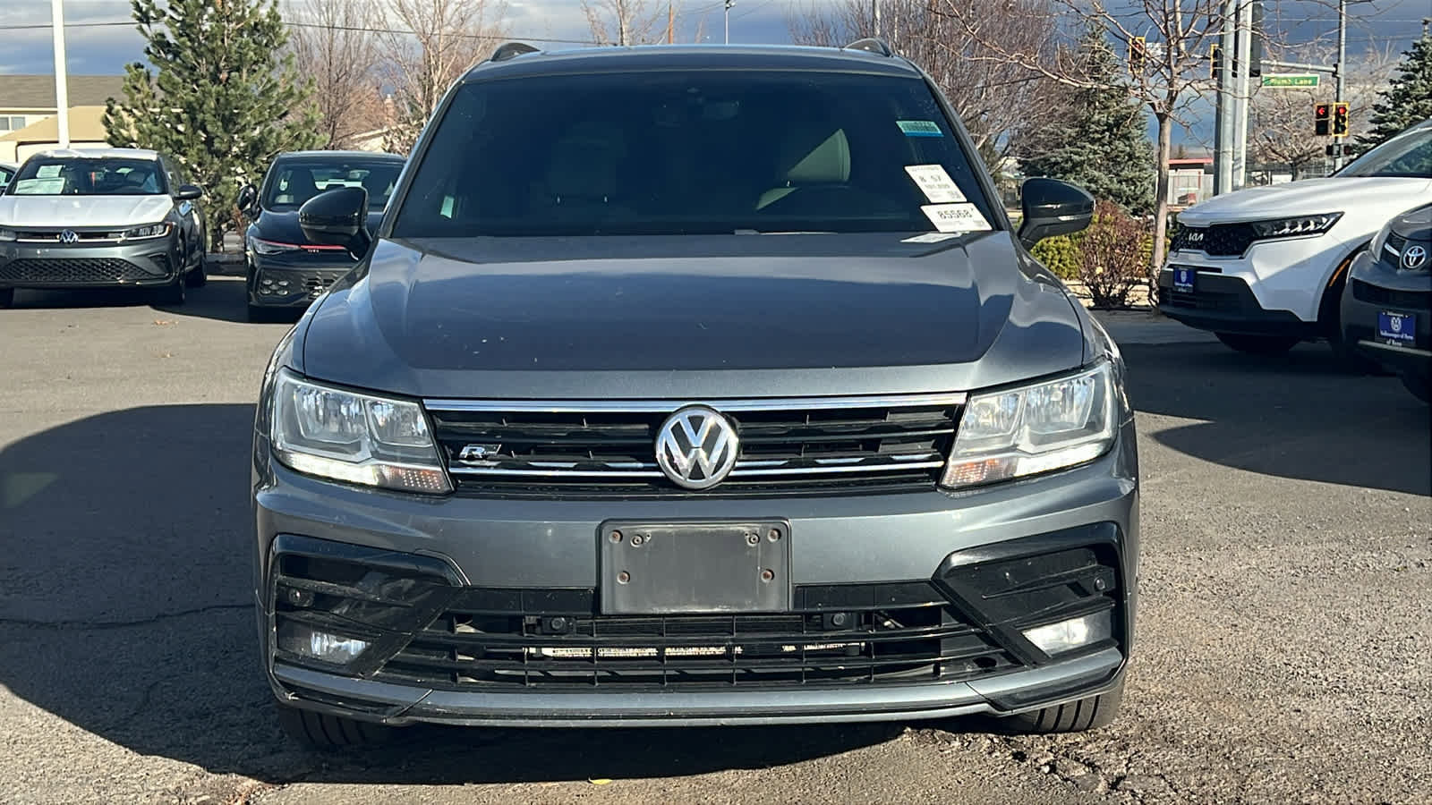 Used 2020 Volkswagen Tiguan SE R-Line image 2