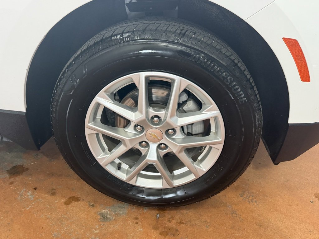Used 2024 Chevrolet Equinox LS w/ LS Convenience Package image 12