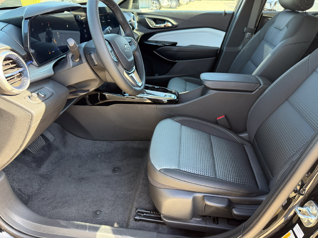 New 2026 Chevrolet Trax LT w/ Driver Confidence Package FWD image 14