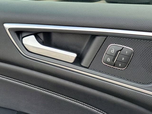 Used 2018 Ford Edge Titanium w/ Equipment Group 302A image 18