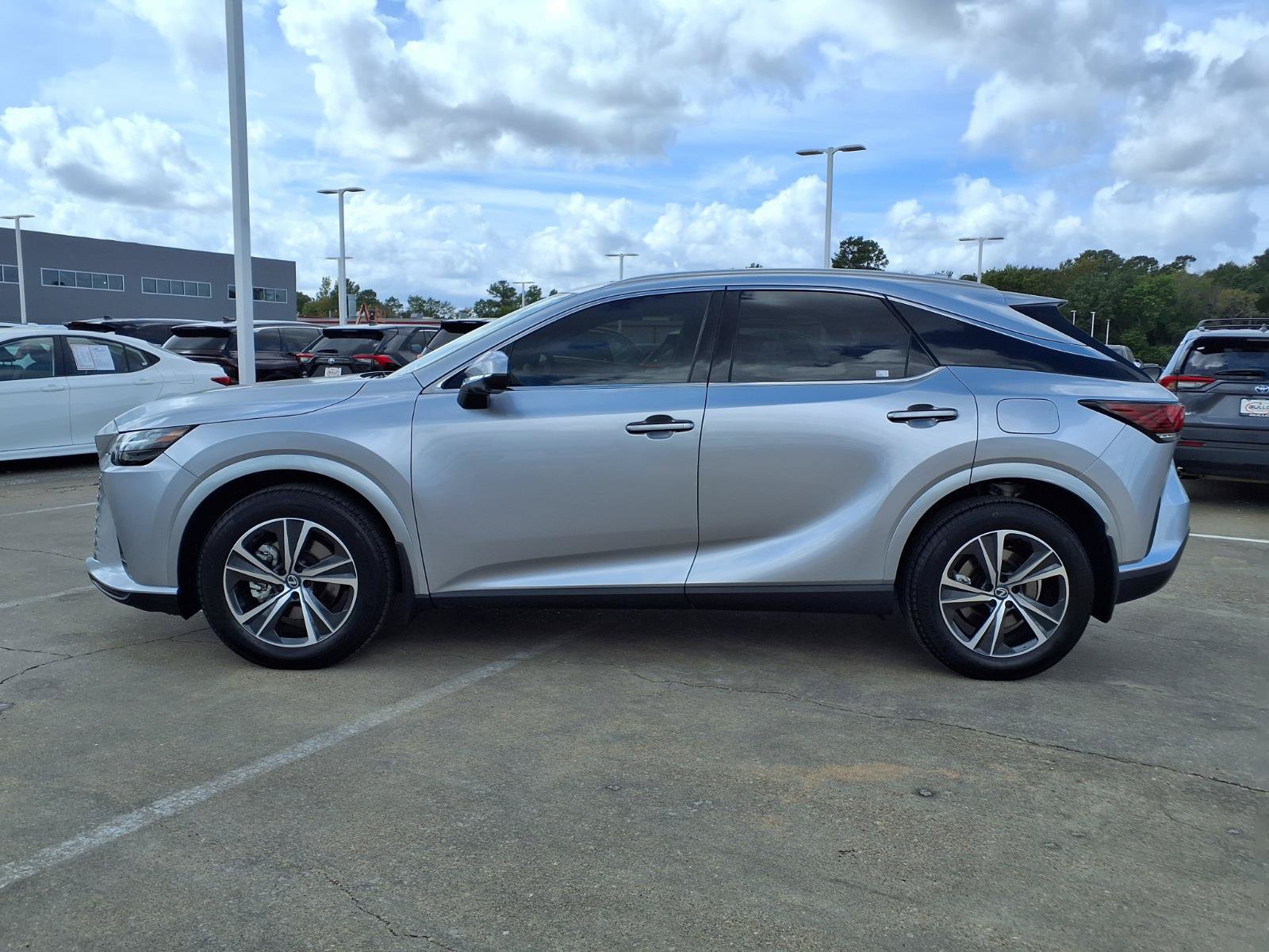 Used 2026 Lexus RX 350h w/ Convenience Package AWD/4WD image 9