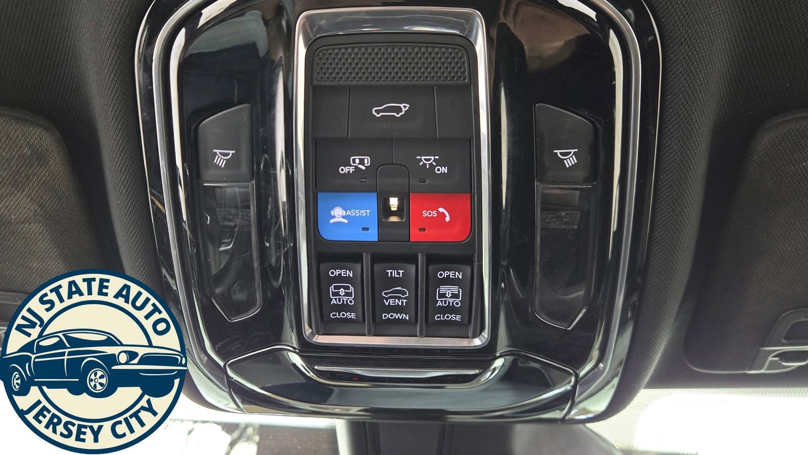 Used 2021 Jeep Grand Cherokee L Overland w/ Luxury Tech Group IV AWD/4WD image 21