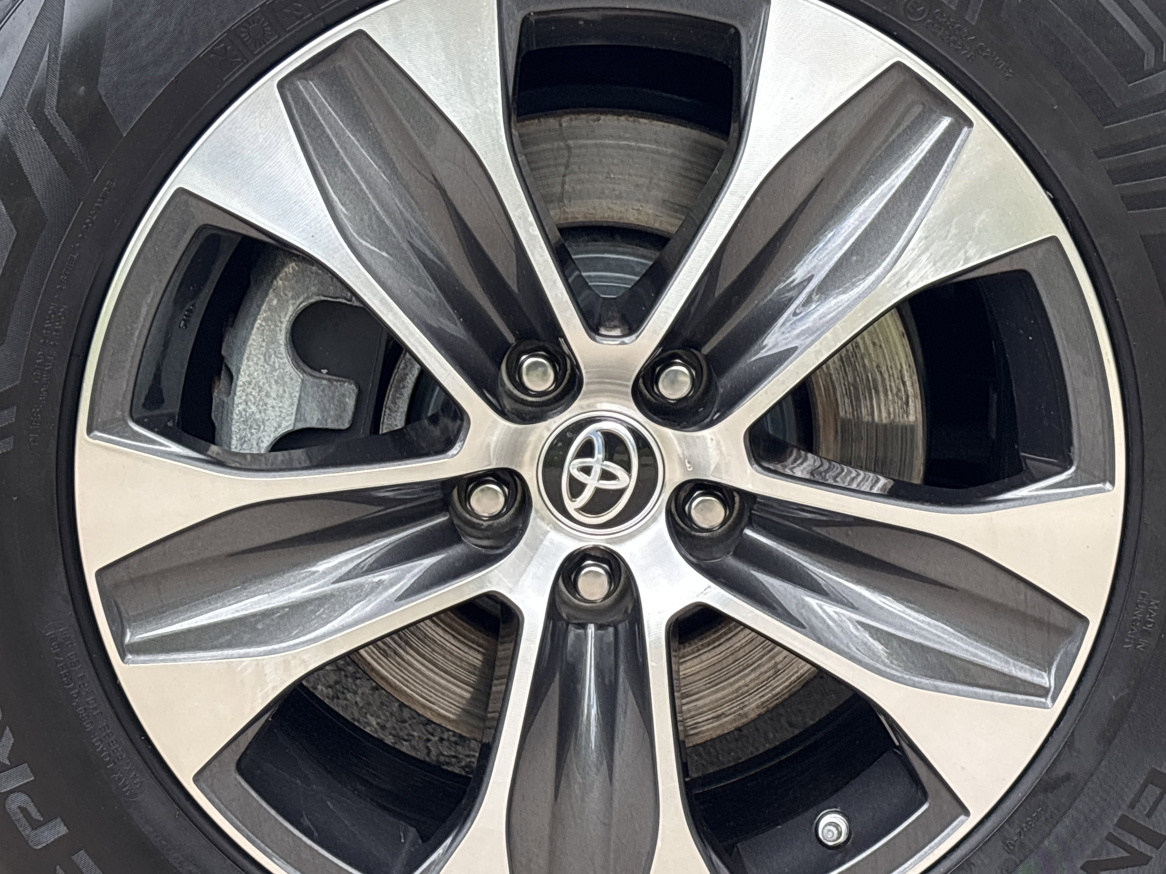 Used 2022 Toyota Highlander XLE AWD/4WD image 18