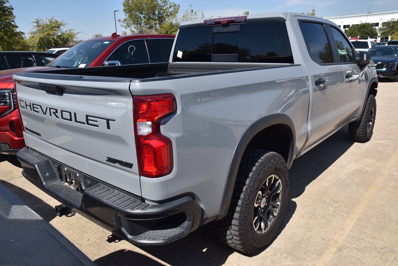 Used 2024 Chevrolet Silverado 1500 ZR2 w/ Technology Package AWD/4WD image 7