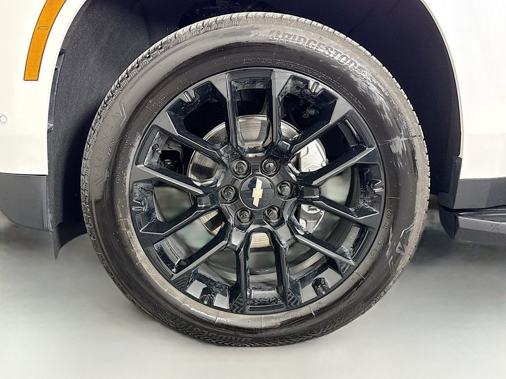 Used 2025 Chevrolet Suburban RST w/ RST Capability Package AWD/4WD image 33