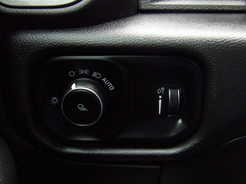 Used 2022 RAM 2500 Tradesman RWD image 19