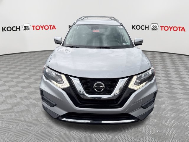Used 2020 Nissan Rogue SV w/ Premium Package FWD image 2