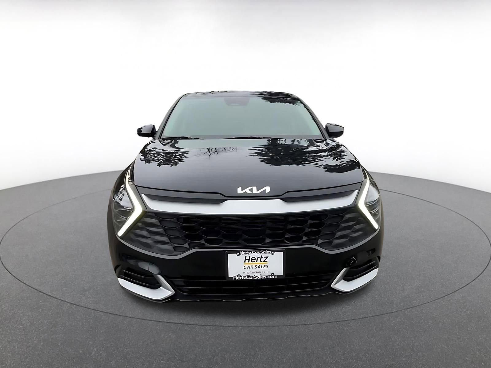 Used 2025 Kia Sportage LX image 4