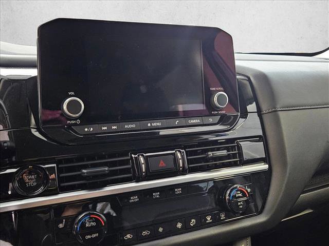 Used 2025 Nissan Pathfinder SV FWD image 14